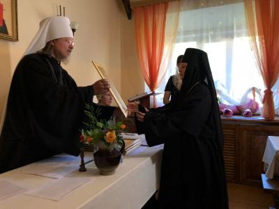 Митрополит Марк вручил архиерейскую грамоту настоятельнице Казанского монастыря