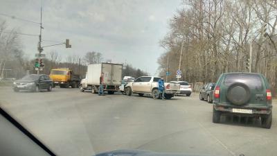 В Рязани на Куйбышевском шоссе столкнулись два авто