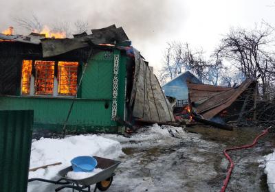 Пять пожарных расчётов не смогли отстоять жилой дом в путятинском селе