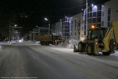 За минувший уик-энд с улиц Рязани убрали свыше тысячи кубометров снега