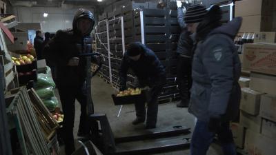 В Рязани раздавили 11 тонн санкционных овощей и фруктов