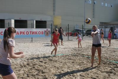 У ТРЦ «Премьер» стартовал турнир по пляжному волейболу «Спорт вместо наркотиков»