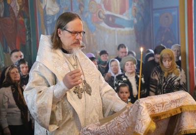 Владыка Марк совершил Божественную литургию в Покровском храме села Петровичи Спасского района
