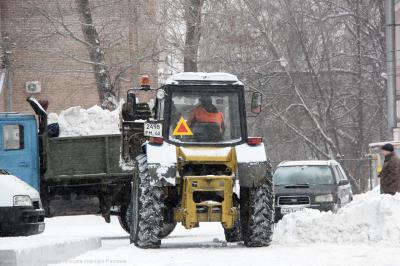 Уборка рязанских улиц от снега ведётся в круглосуточном режиме