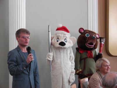 Белый и бурый медведи приняли участие в церемонии награждения лучших спортсменов Рязани