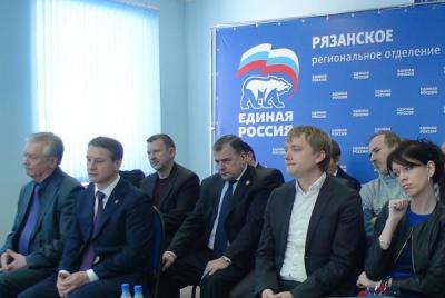 Аркадий Фомин: «Важно проводить партийную учёбу и на региональном, и на муниципальном уровне»