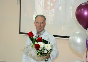 Известный рязанский врач Игорь Миров принимает поздравления
