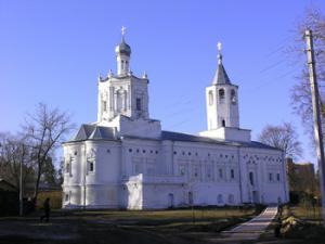 Владыка Павел совершил божественную литургию в Солотчинском женском монастыре
