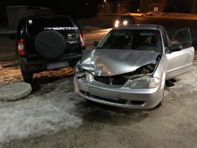 Пьяный житель Скопина протаранил своей иномаркой стоявший автомобиль