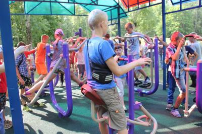 Парк имени Гагарина в Рязани пополнился детскими аттракционами и уличными тренажёрами
