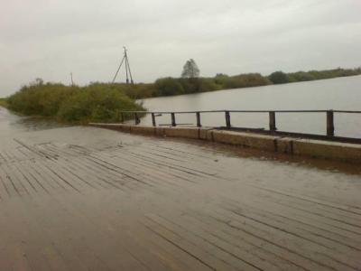 Из-за дождей может подтопить мост в Шиловском районе