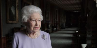 Пенсионерка из Рязани подарила королеве Великобритании соленья