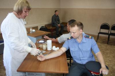 Рязанские полицейские делятся кровью 