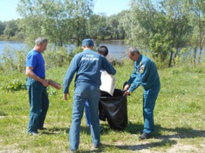 Рязанские инспекторы ГИМС поучаствовали в акции «Чистый берег»