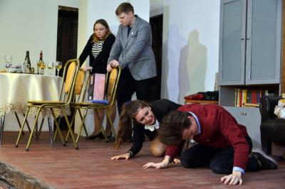 Юные рязанские актёры представили пьесу «Дорогая Елена Сергеевна»