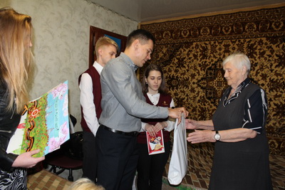 Молодые специалисты Рязанской НПК поздравляют ветеранов войны и тружеников тыла