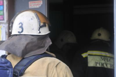 На пожаре в Рязани огнеборцы спасли двух человек и эвакуировали более десяти