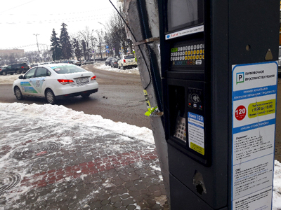 Город заработал на платных парковках за 2017 год порядка семи миллионов рублей