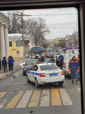 В массовом ДТП в центре Рязани пострадал водитель ВАЗ 2109