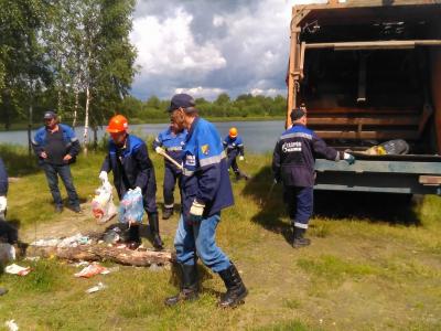 В Шиловском районе добровольцы очистили берега Святого озера