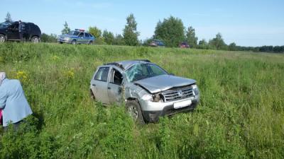 Renault Duster опрокинулся в кювет близ Ряжска