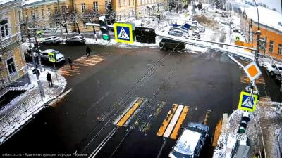 Светофор на улице Ленина заработает штатно после реконструкции моста