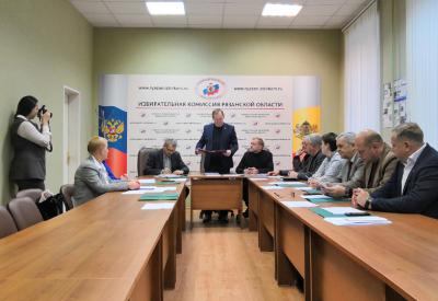 В Рязоблизбиркоме зарегистрировали нового депутата областной Думы