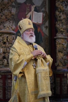 Рязанский митрополит молится о прекращении дождя