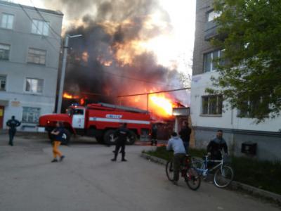 В Рязани на улице Каширина сгорела постройка