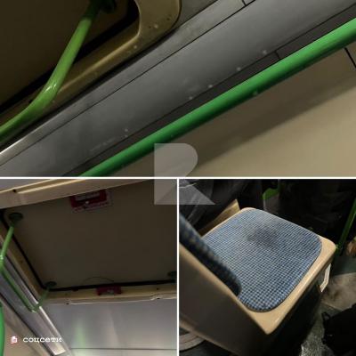 Рязанка пожаловалась на протекающий люк в автобусе №17