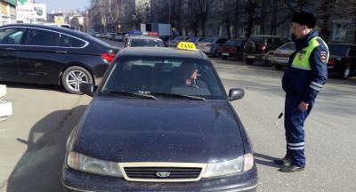 Семь рязанцев оштрафованы за незаконную установку опознавательного фонаря такси на своё авто