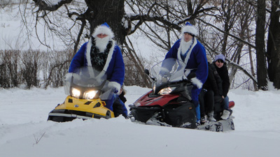 Деды Морозы на снегоходах поздравили воспитанников рязанских детских домов с Новым годом и Рождеством