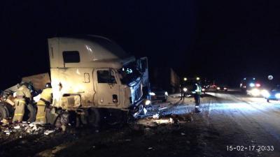 В столкновении двух грузовиков и легковушки под Ряжском погиб один из водителей