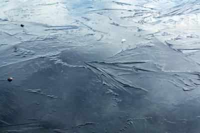 Рязанские спасатели предупреждают о коварности льда