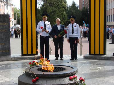 Олег Ковалёв возложил цветы к Мемориалу воинам, погибшим в локальных войнах