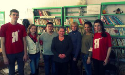 Библиотеку деревни Рожок Рязанского района посетили единороссы
