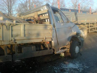В Рязани столкнулись Volkswagen и два отечественных грузовика