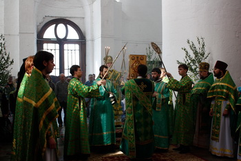 Рязанские чиновники получили архиерейские грамоты по случаю пятилетия возрождения монашеской жизни в Спасо-Преображенском мужском монастыре
