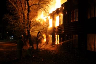 В Рязани сгорел двухэтажный деревянный дом