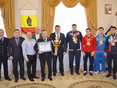 Руководитель УМВД Рязанской области поблагодарил полицейских-спортсменов