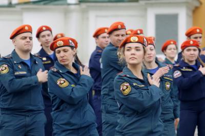Рязанские спасатели отметили 30-летие МЧС танцевальным флешмобом