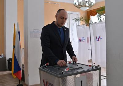 Артём Бранов проголосовал на выборах президента РФ