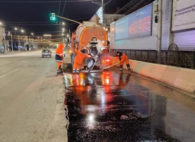 В Рязани починили полосу общественного транспорта на Троицком мосту