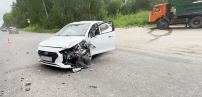 В Касимовском районе столкнулись самосвал и легковушка