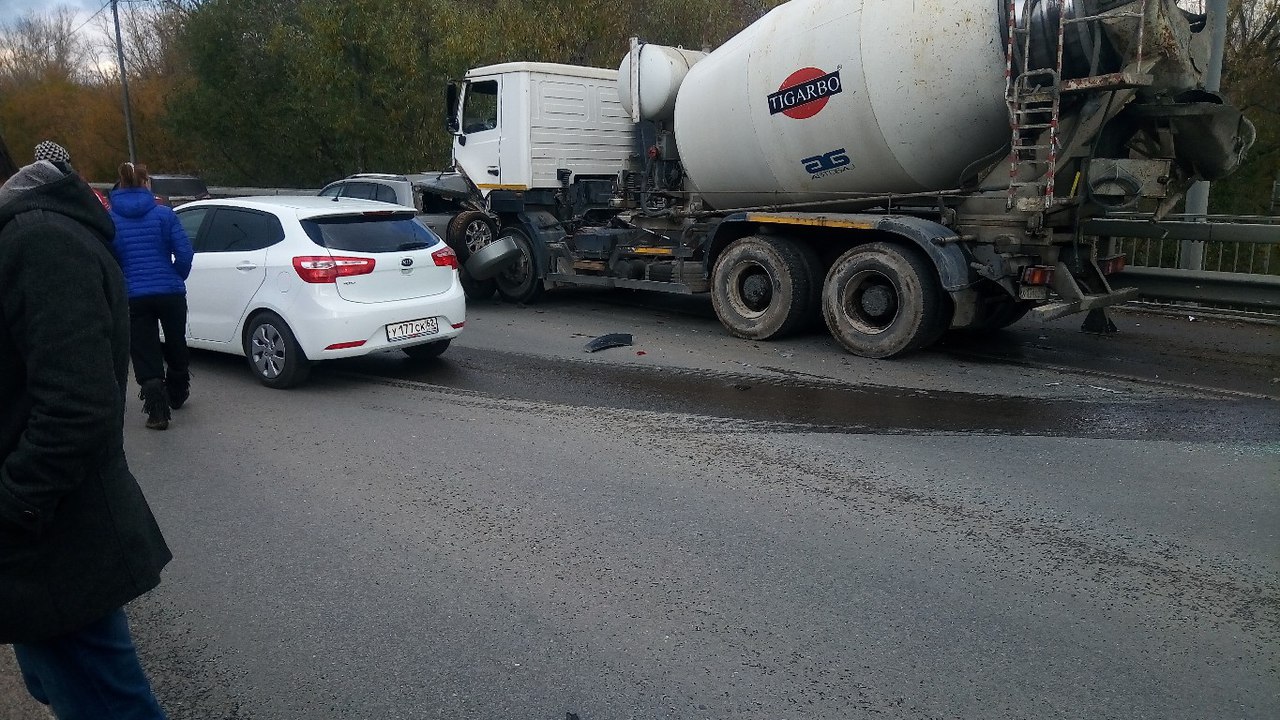 Движение на Северной окружной дороге в Рязани парализовало из-за аварии