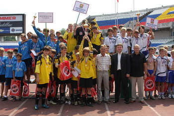 Призёры зонального турнира: слева направо — команды Воронежской, Липецкой и Московской областей.