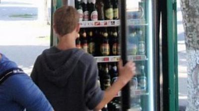 Неоднократно продававшую спиртное подросткам рязанскую продавщицу ждёт уголовное наказание