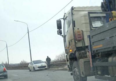 На Северной окружной дороге Рязани развернуло автомобиль