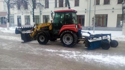 В ночь с 9 на 10 декабря Рязань от снега очищали 17 уборочных машин