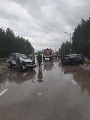 Опубликованы фото с места смертельной аварии под Рязанью